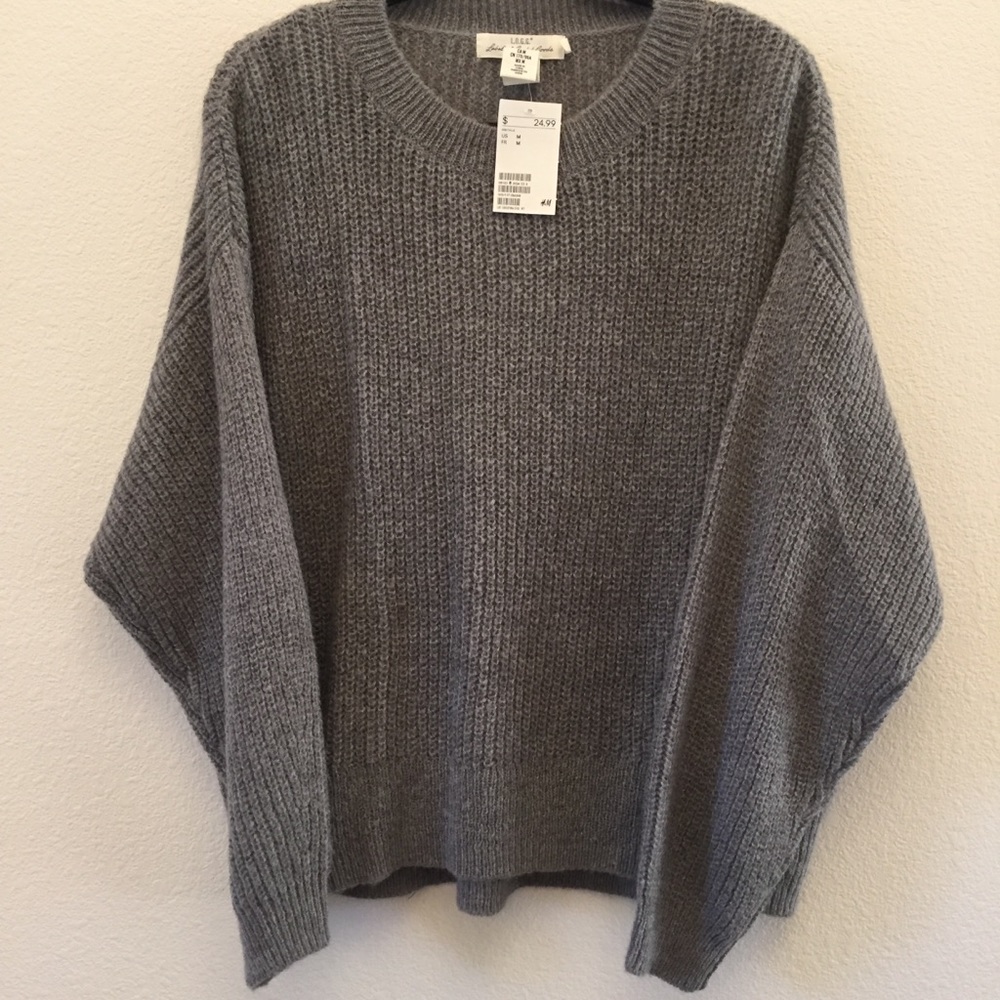 💐 NWT H&M Oversized Gray Knit Sweater